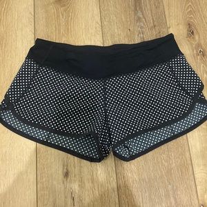 Lululemon speed up 2.5 in low rise size 6